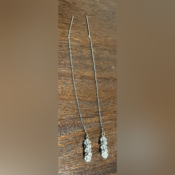 Threaded silver with clear bead/ silver earrings - Picture 2 of 3